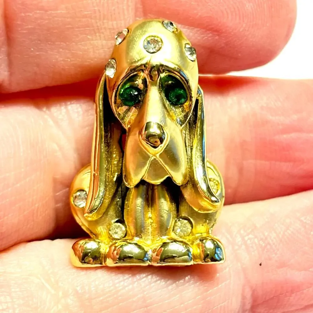 Gold puppy dog basset brooch long ears green eyes rhinestone vintage scatter pin